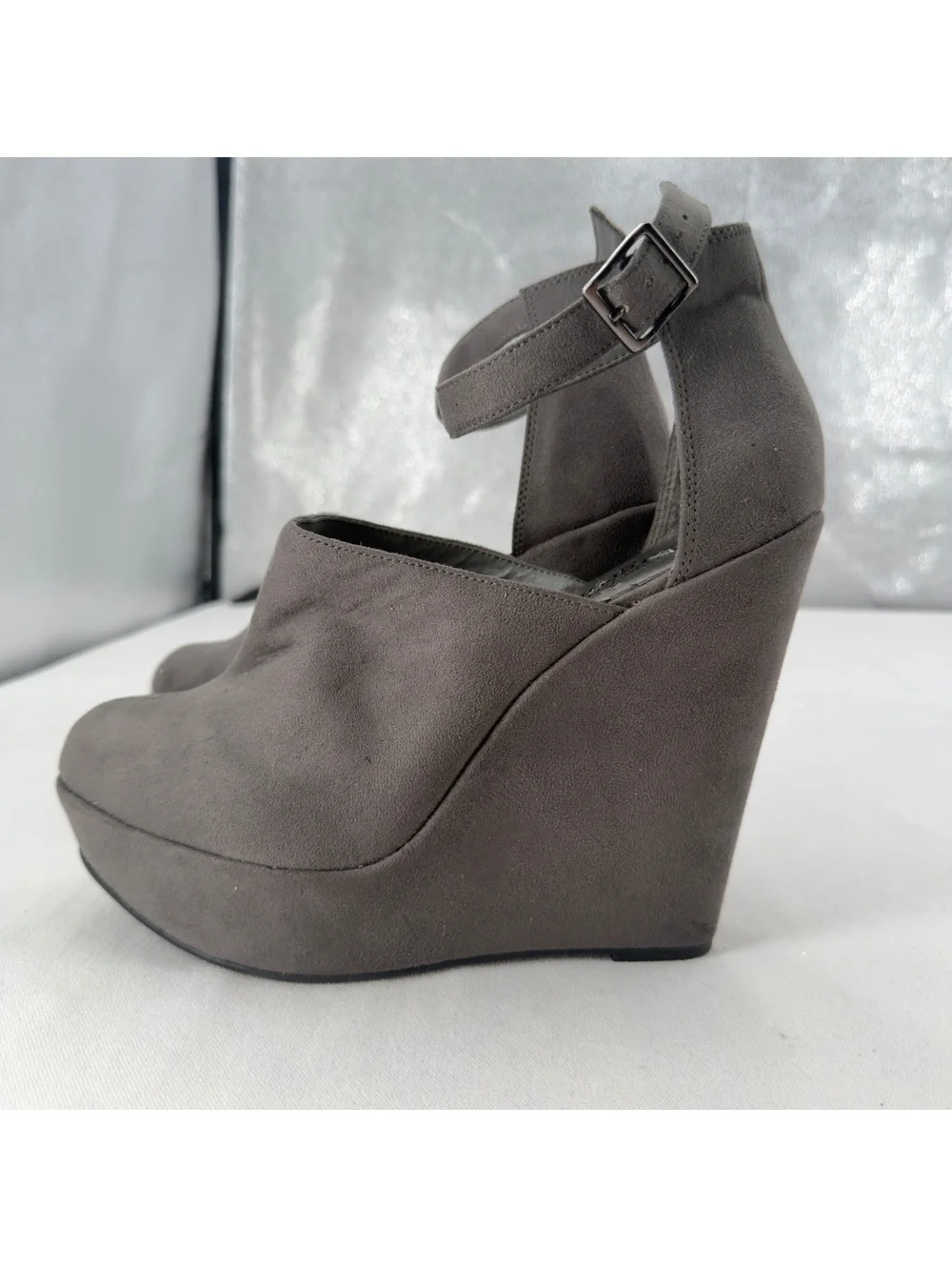 Y2K Grey Faux Suede Platform Wedge Heels Ankle Strap Sandals Size US 10 Bratz
